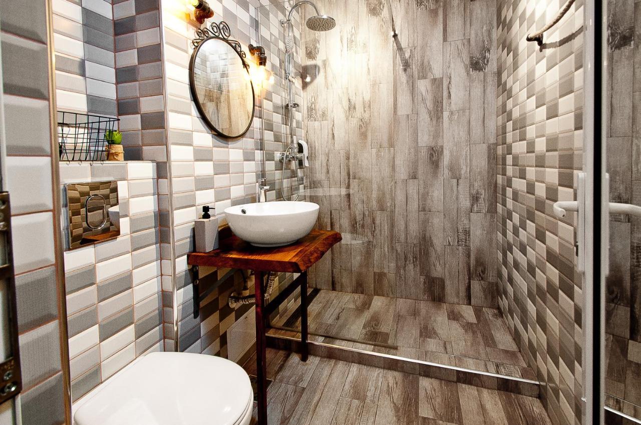 Wood&Steel Apartment กาลาจิ ภายนอก รูปภาพ