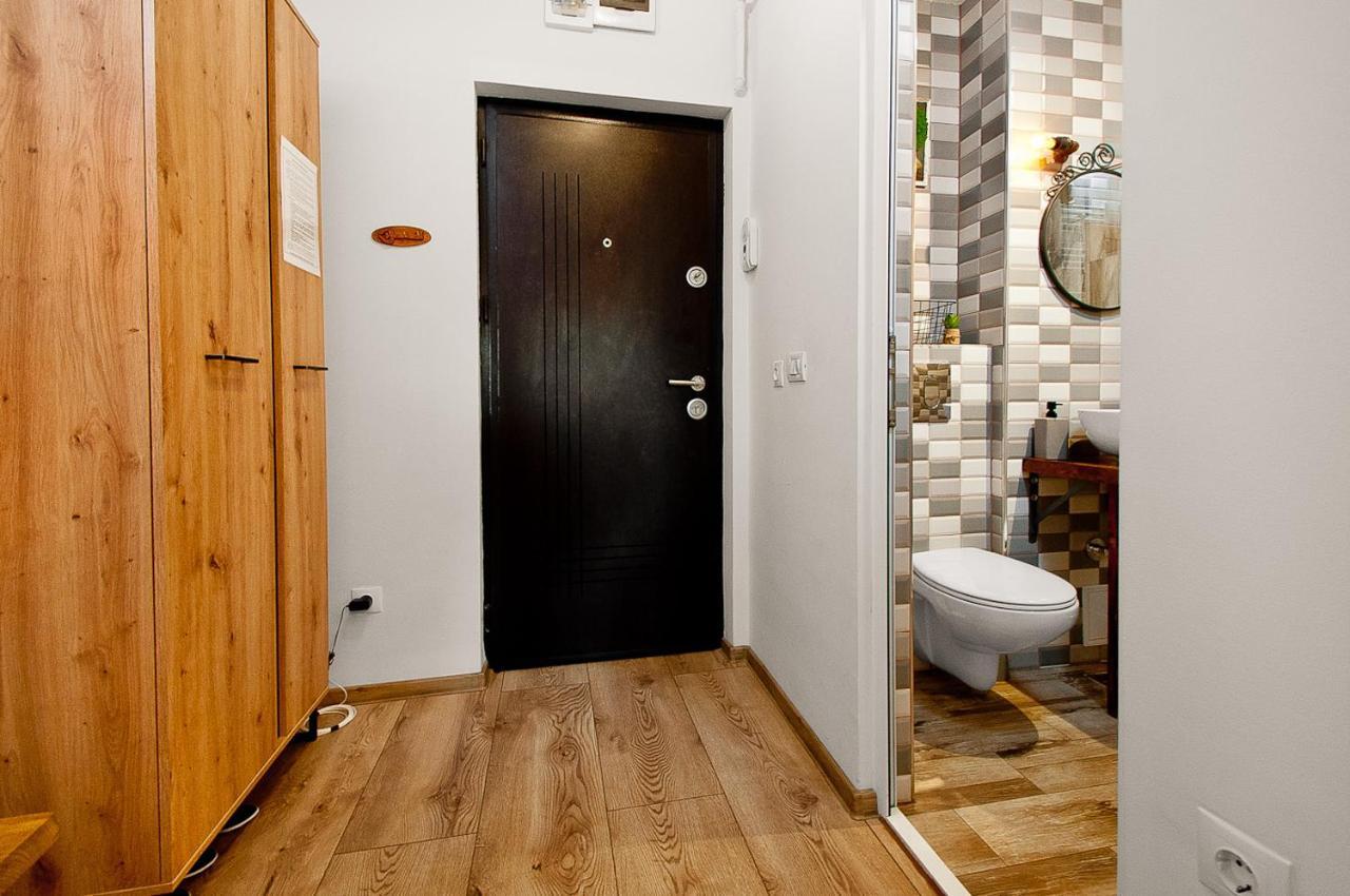 Wood&Steel Apartment กาลาจิ ภายนอก รูปภาพ